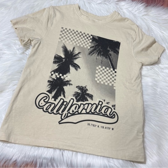 Primark Youth Boy Size 7-8 Years Beige Short Sleeve Shirt with California Image - Picture 1 of 12